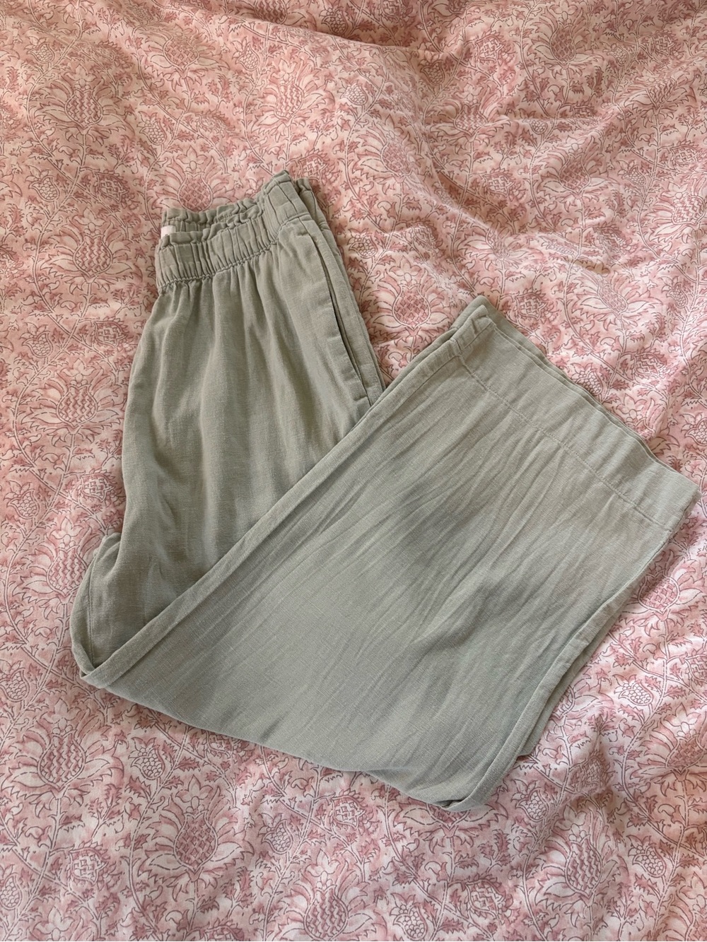 Abercrombie & Fitch Sage Green Linen Cropped Trousers